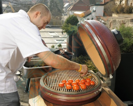 Гриль из керамики с ножками и столиками Le Chef Red (Monolith)